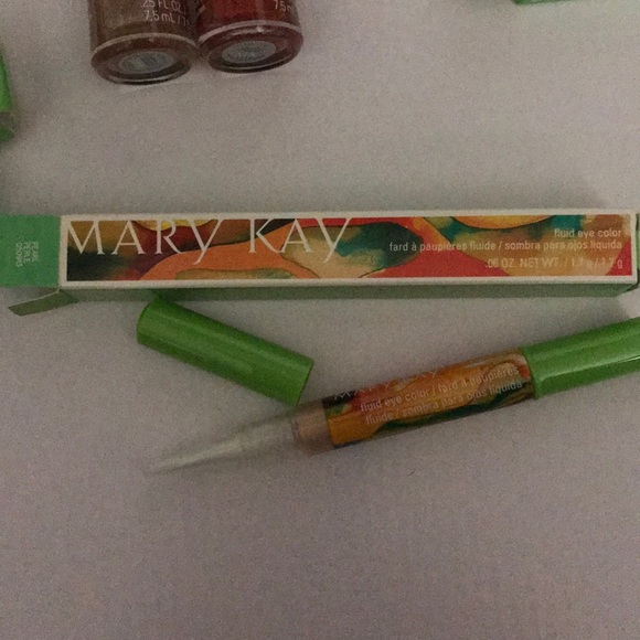 Art of Nature lip eye or nail pick two & clutch 🔥 - Picture 3 of 8